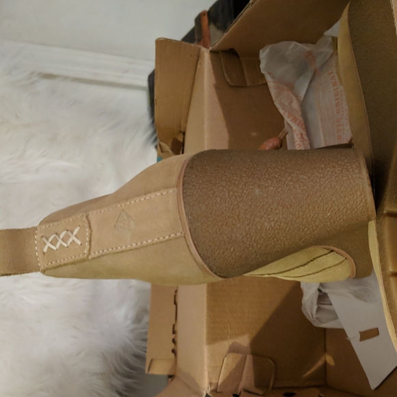 Sperry - Picture 8 of 9